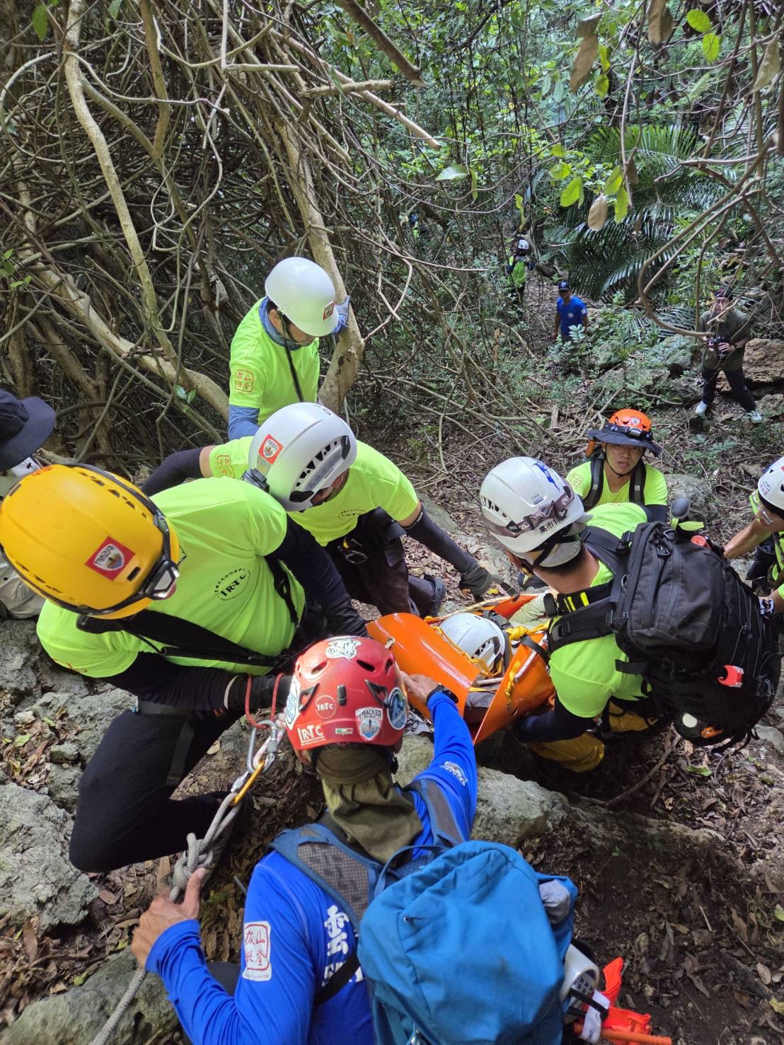 三位重量級貴賓勇闖柴山叢林！邱議瑩、李永得、陳美雅親演受困者　用行動支持《ORT搜索救援訓練》、為高雄淺山安全把關 - https://www.watchmedia01.com