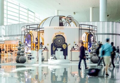 Shinsegae Duty Free Unveil Korea's First Holiday Pop-Up at Incheon Airport with CHANEL N5