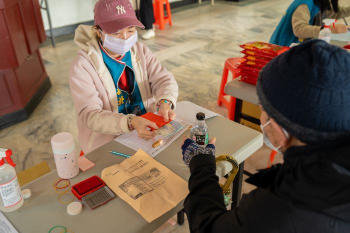 《圖說》依據個案家庭狀況不同，分別發放3,500元和2,500元關懷金。〈林口區公所提供〉