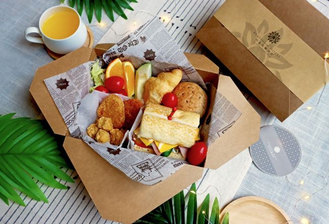 《圖說》和美山賞螢聯手四星級白金花園酒店，推出春季限定野餐盒。〈觀旅局提供〉