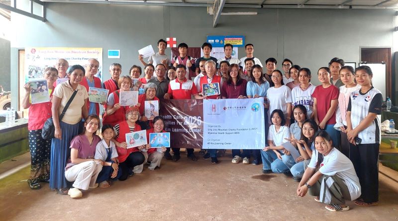 《圖說》靈鷲山慈善基金會攜手緬甸健康支援組織前往泰緬邊境展開校園健康照護計畫。〈靈鷲山慈善基金會提供〉