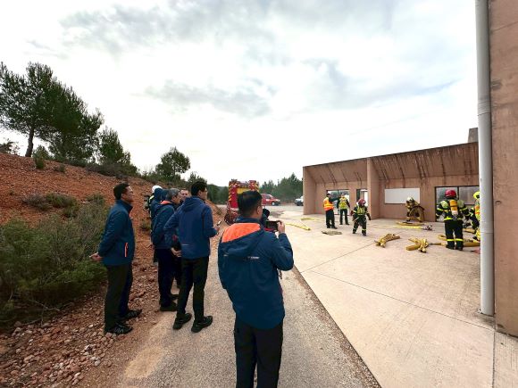 《圖說》維托（ VITROLLES ）實戰模擬訓練場演練。〈消防局提供〉