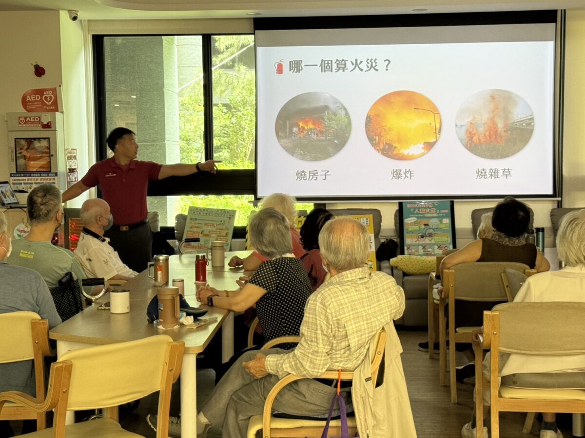 桃園警超商逮通緝犯 友人幫取物竟攜毒也遭逮 S 46399616 0 0