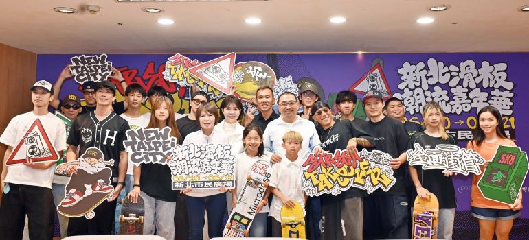 《圖說》侯友宜指出,滑板已成為奧運正式競賽項目,適逢「世界滑板日」,新北首度於市民廣場舉行滑板潮流嘉年華,期盼滑板運動及街頭潮流的生活態度被更多人看見。〈體育局提供〉