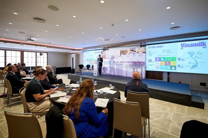 Vinamilk代表在2026年全球乳業大會上以「50 Years, One Purpose: Relentless Brand Transformation」為主題發表演講。